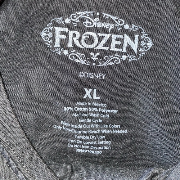 Disney Frozen black t-shirt size XL girls - Picture 3 of 3